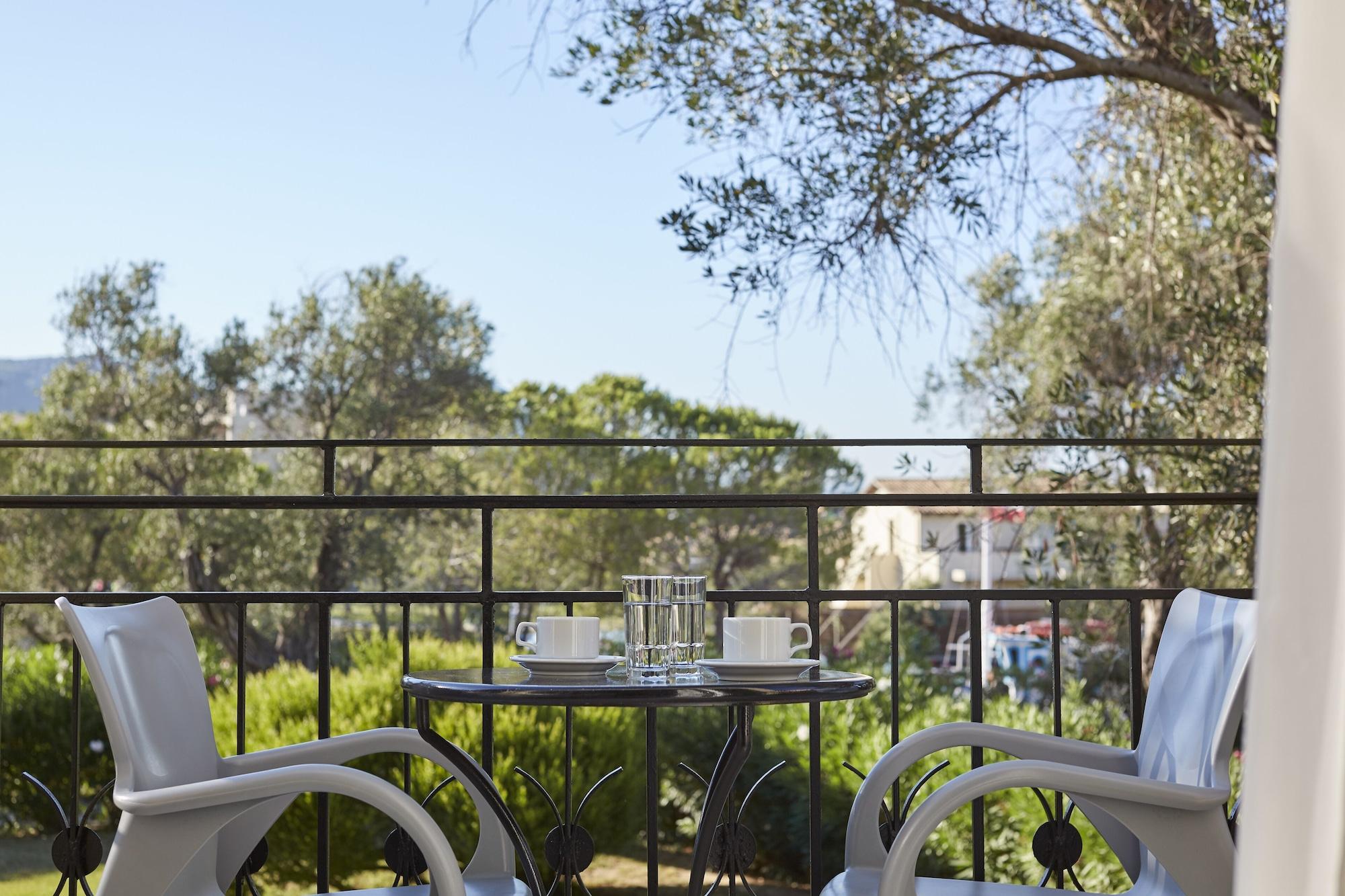 Sentido Apollo Palace Mesongi Ngoại thất bức ảnh A balcony