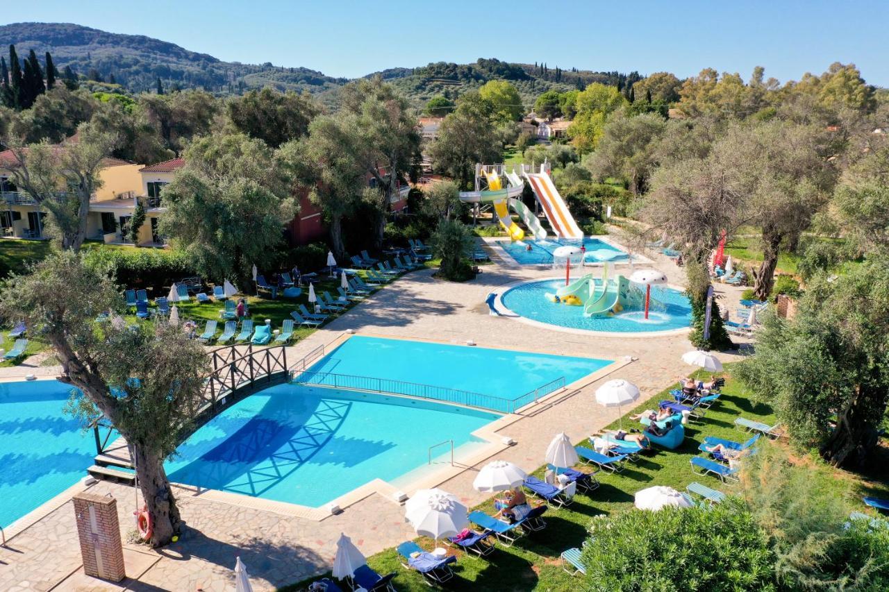 Sentido Apollo Palace Mesongi Ngoại thất bức ảnh Aerial view of the water park