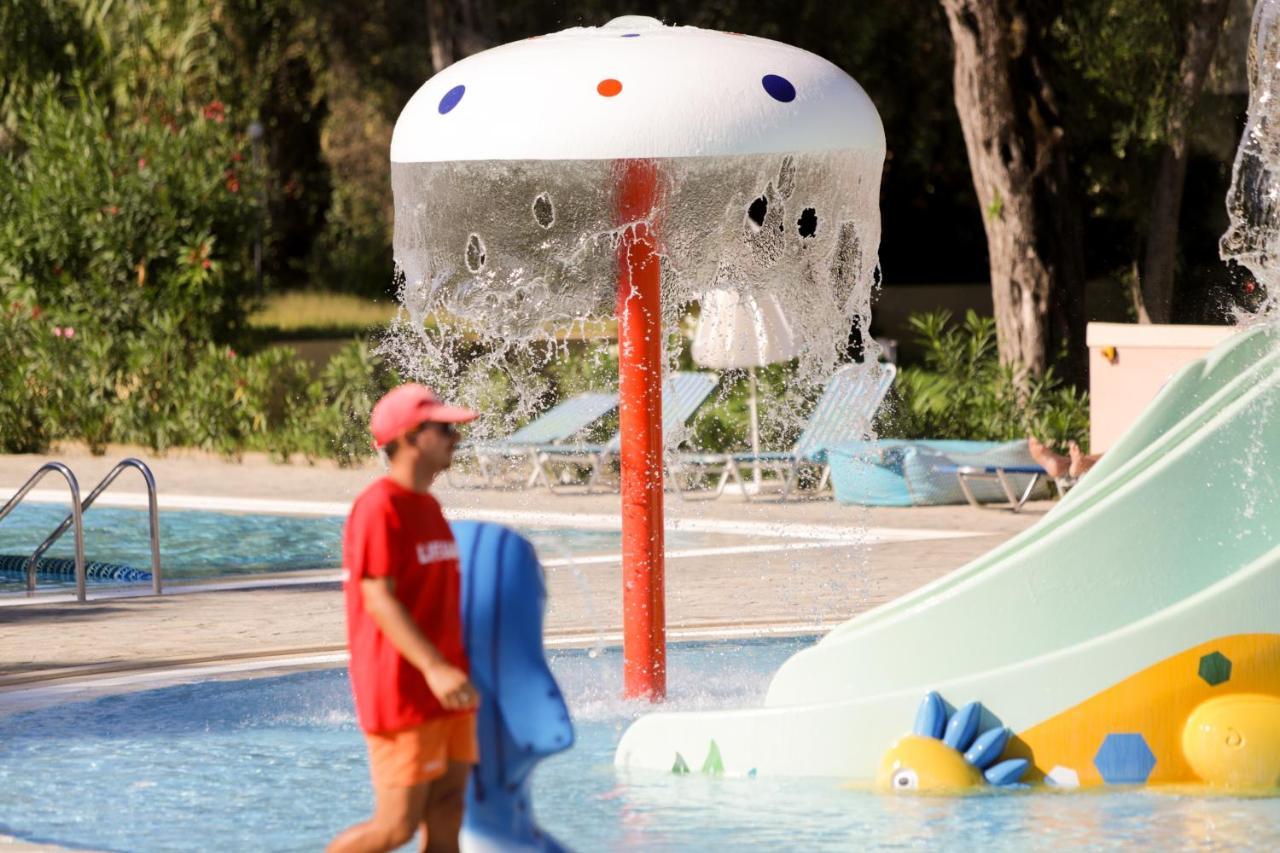 Sentido Apollo Palace Mesongi Ngoại thất bức ảnh Mushroom umbrella
