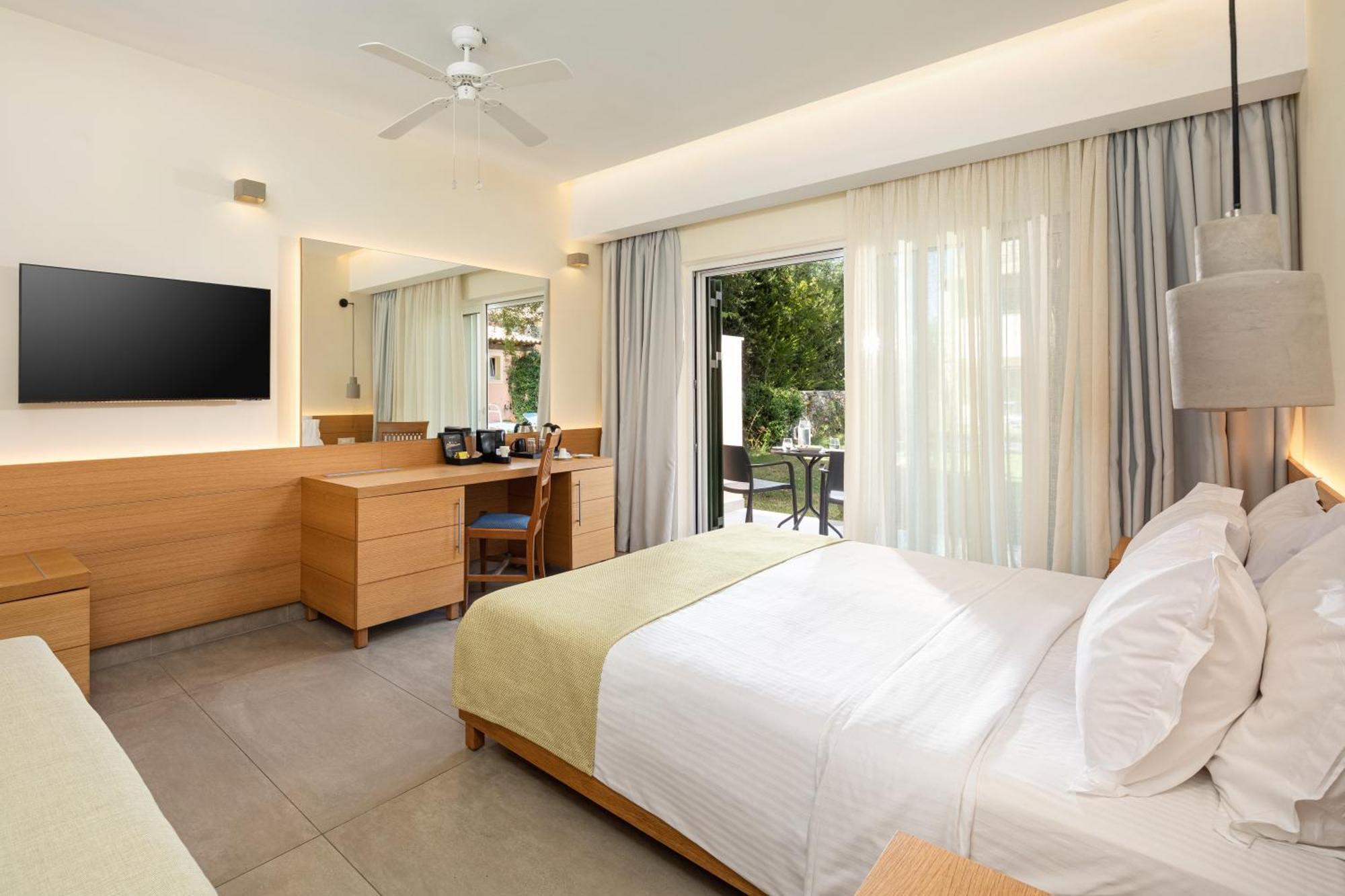 Sentido Apollo Palace Mesongi Ngoại thất bức ảnh Deluxe Room