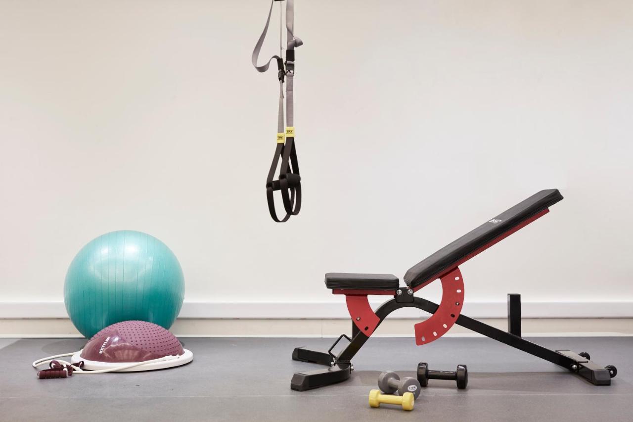 Sentido Apollo Palace Mesongi Ngoại thất bức ảnh A weight bench